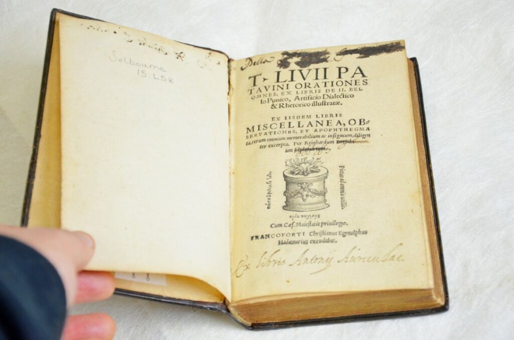 Page-de-titre. Page-de-titre.